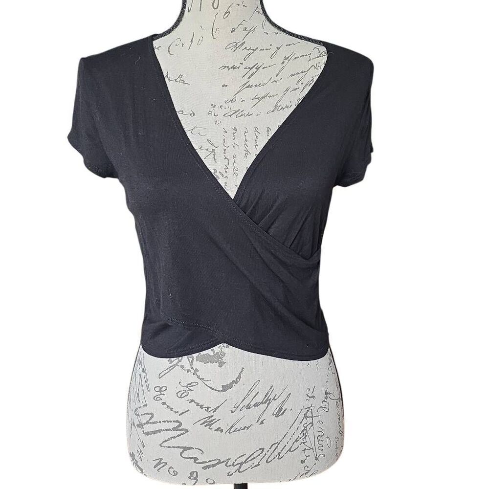 Enough About Me Women's Size Large Black V Neck Wrap Style Crop Tshirt